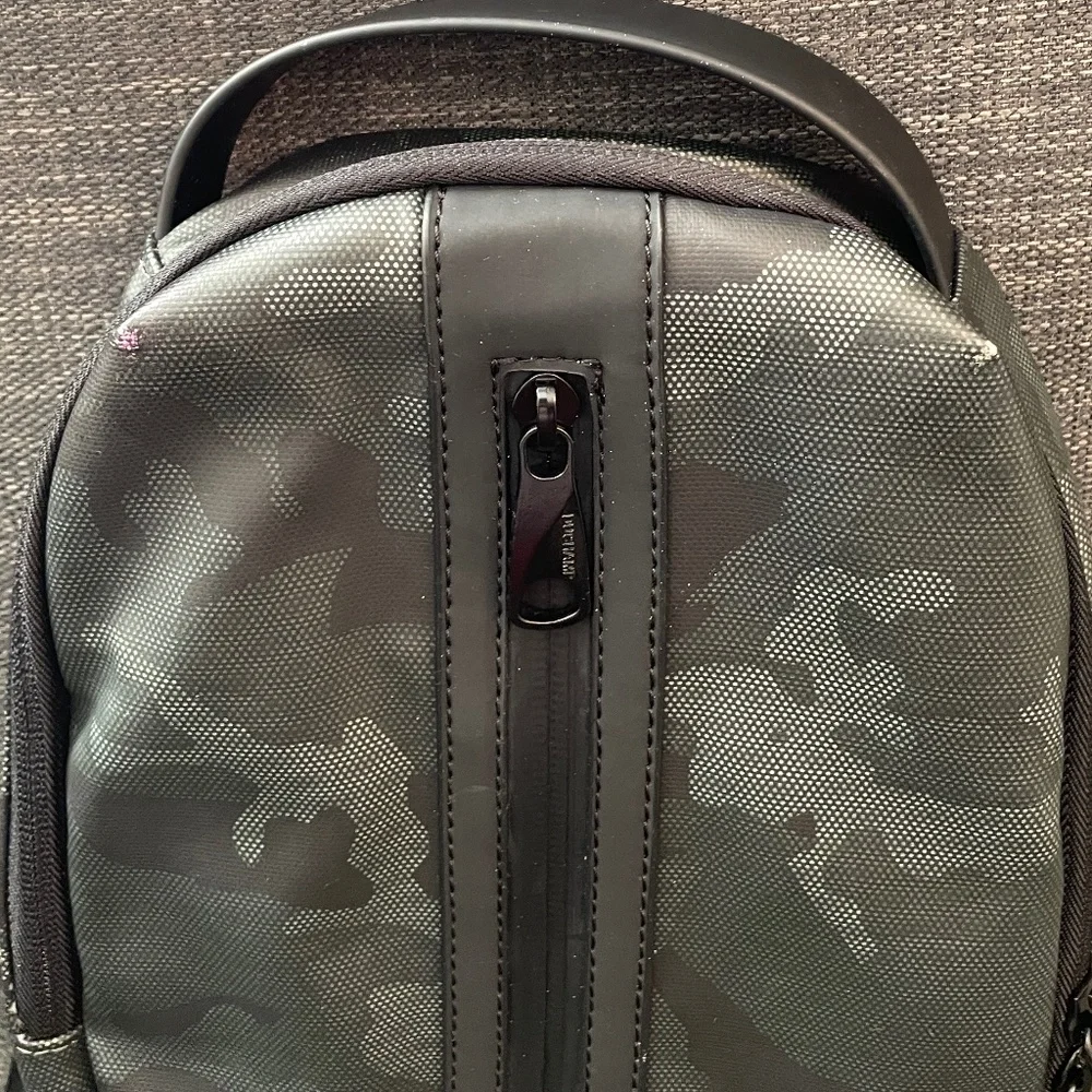 NWT Duchamp Olive Camo Slingbag